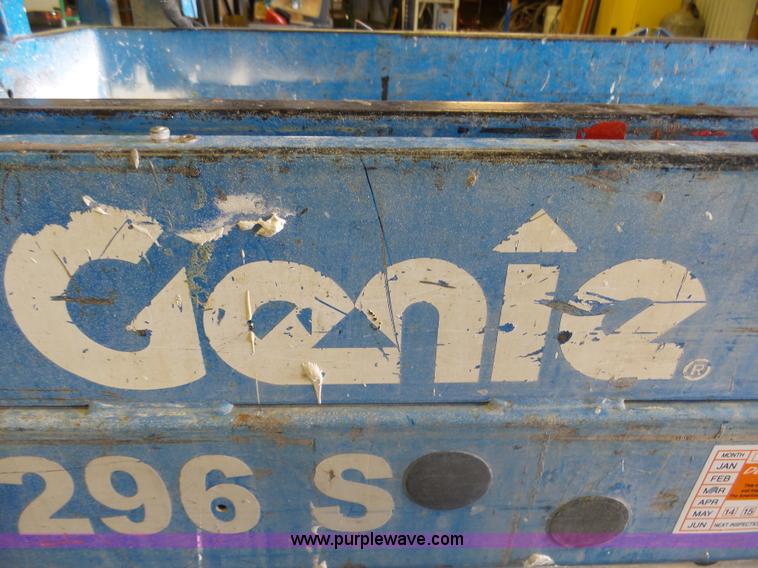 image for item AL9149 2001 Genie GS-1930 scissor lift