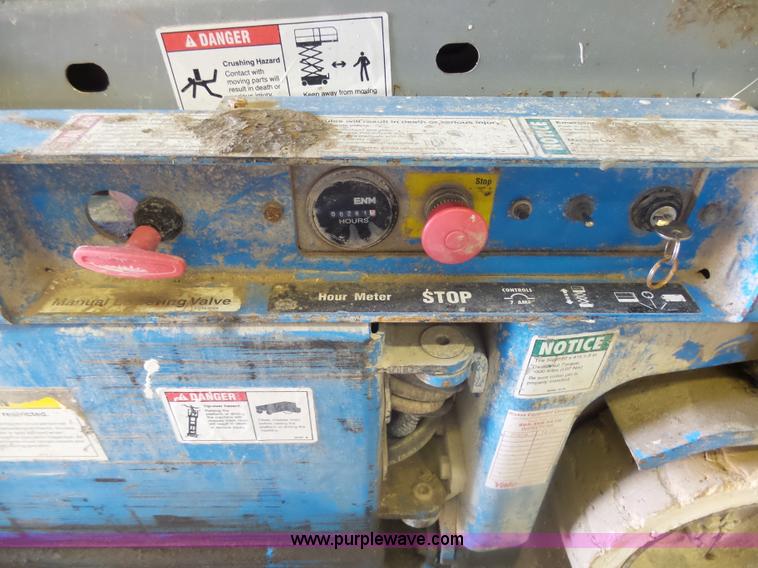 image for item AL9149 2001 Genie GS-1930 scissor lift