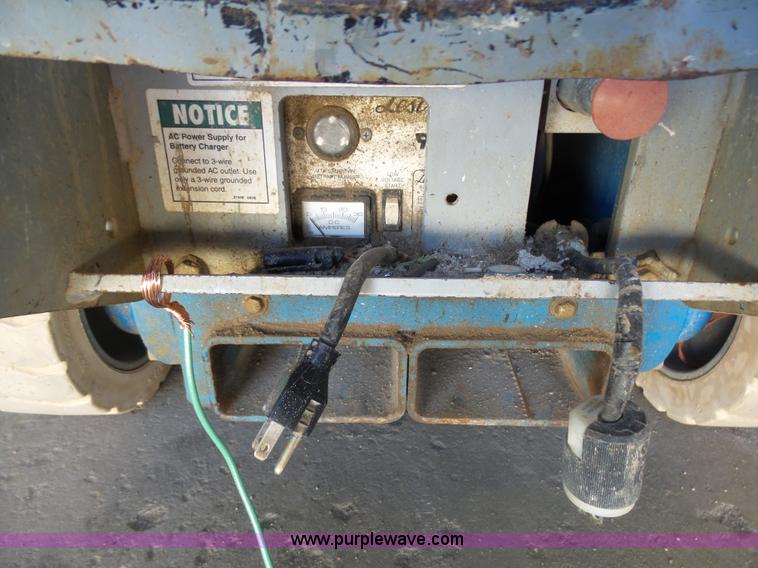 image for item AL9149 2001 Genie GS-1930 scissor lift