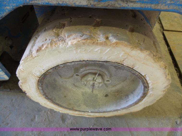 image for item AL9149 2001 Genie GS-1930 scissor lift