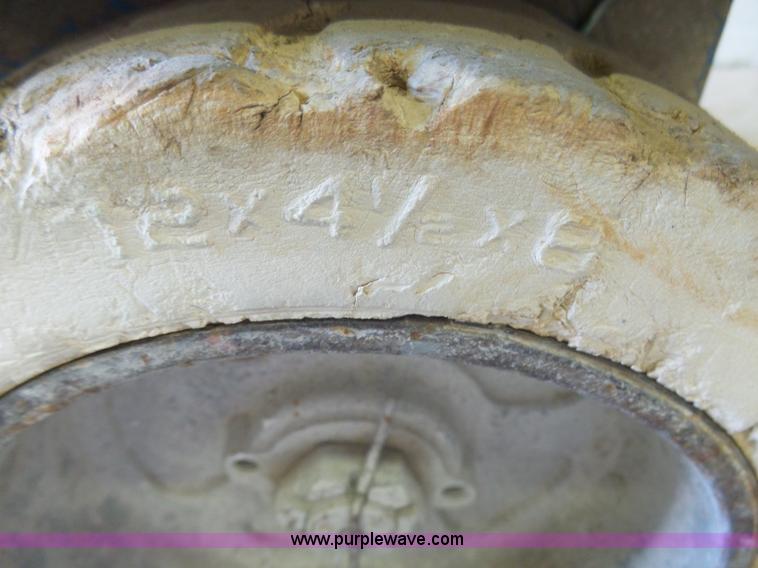 image for item AL9149 2001 Genie GS-1930 scissor lift