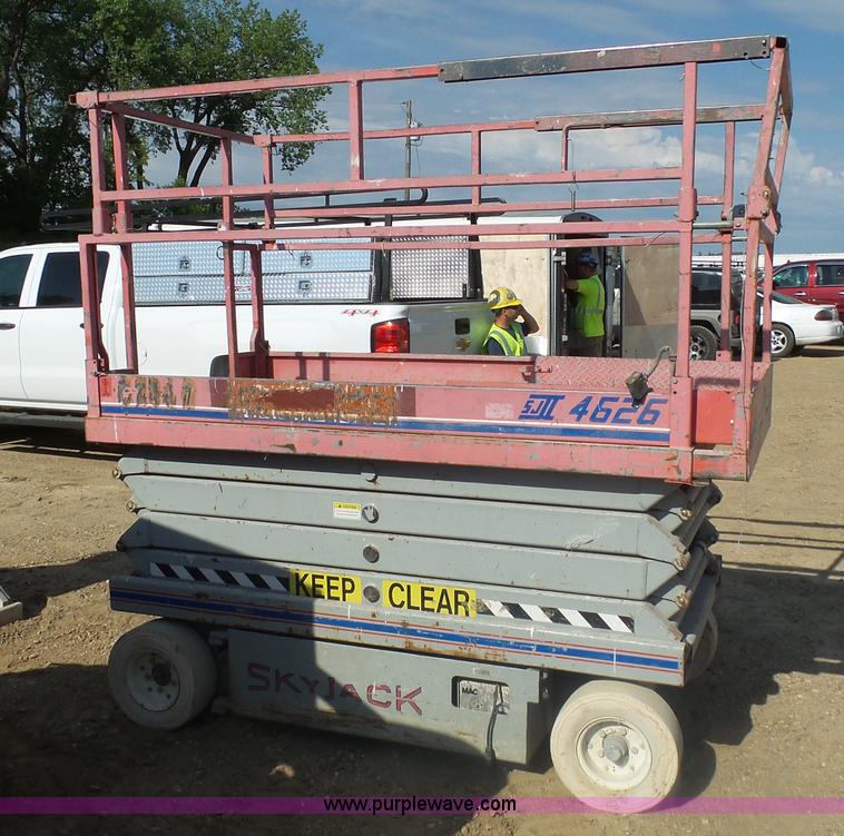 image for item AL9150 1997 Sky Jack III 4626 scissor lift