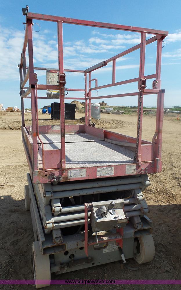 image for item AL9150 1997 Sky Jack III 4626 scissor lift