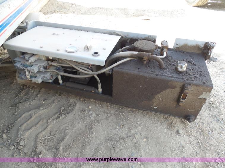 image for item AL9150 1997 Sky Jack III 4626 scissor lift