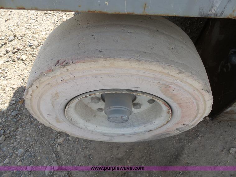 image for item AL9150 1997 Sky Jack III 4626 scissor lift