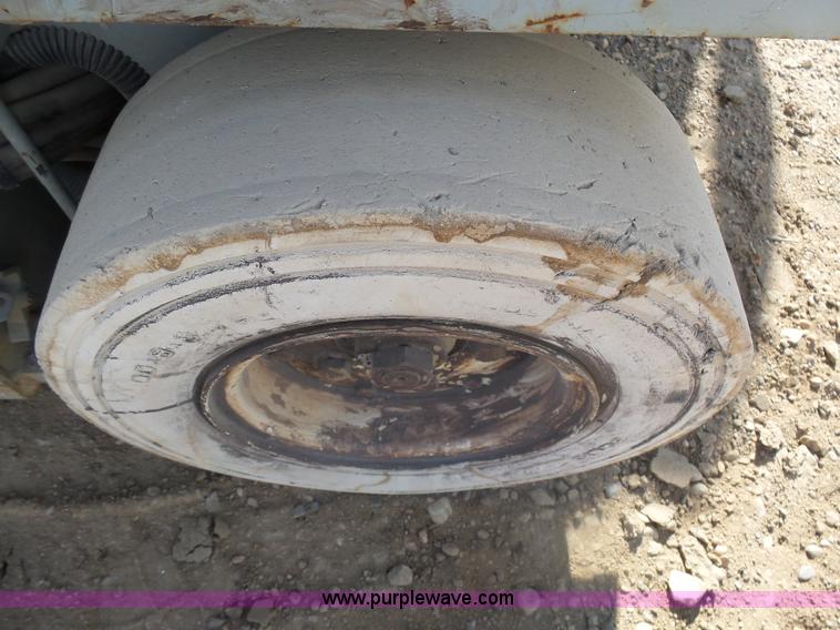 image for item AL9150 1997 Sky Jack III 4626 scissor lift