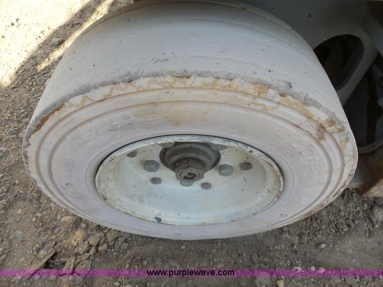 image for item AL9150 1997 Sky Jack III 4626 scissor lift