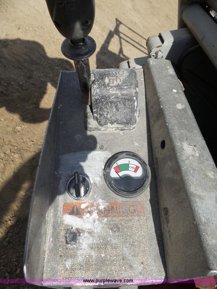 image for item AL9150 1997 Sky Jack III 4626 scissor lift