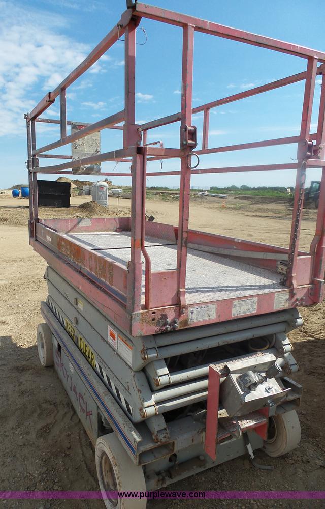 image for item AL9150 1997 Sky Jack III 4626 scissor lift