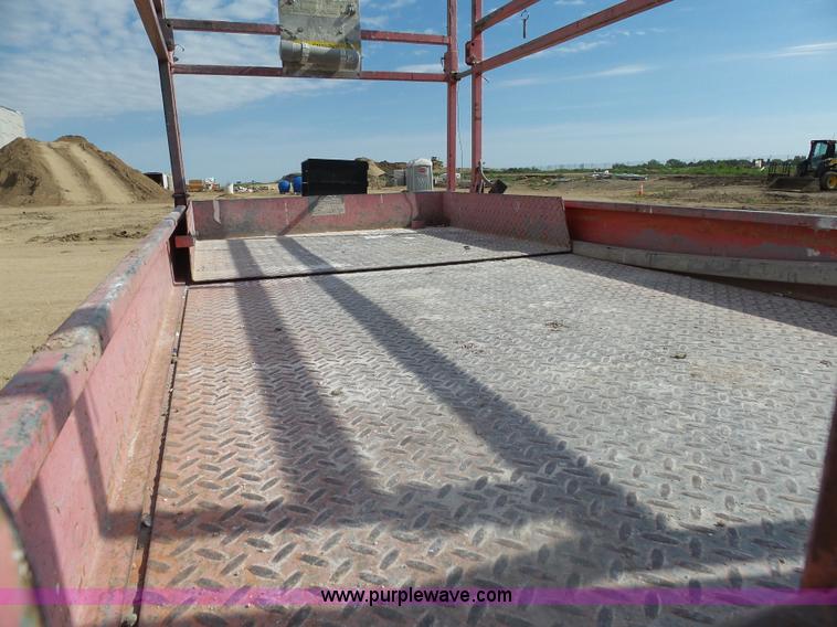 image for item AL9150 1997 Sky Jack III 4626 scissor lift