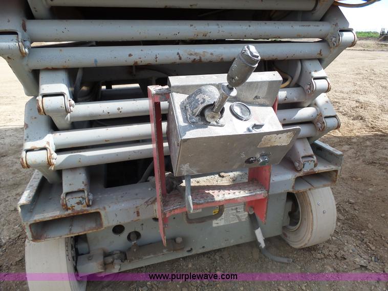 image for item AL9150 1997 Sky Jack III 4626 scissor lift