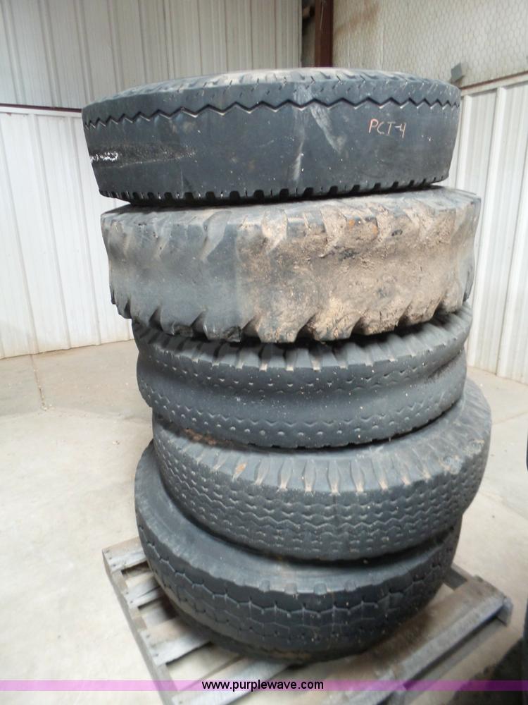 image for item BZ9159 Truck tires