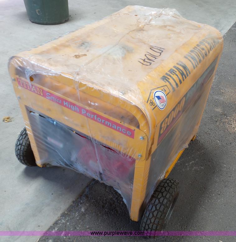 image for item BZ9160 Titan 8000 generator