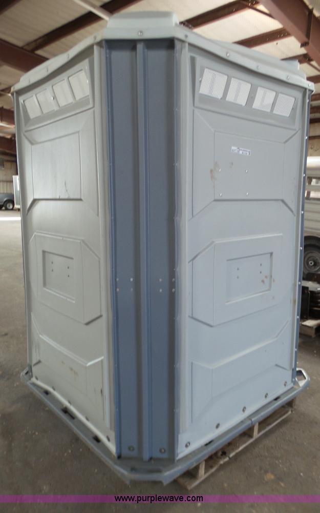 image for item BZ9164 Portable toilet
