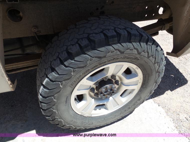 image for item BZ9173 2009 Chevrolet Silverado 2500HD Crew Cab pickup truck