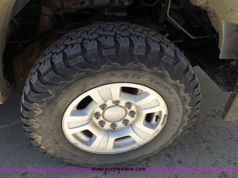 image for item BZ9173 2009 Chevrolet Silverado 2500HD Crew Cab pickup truck