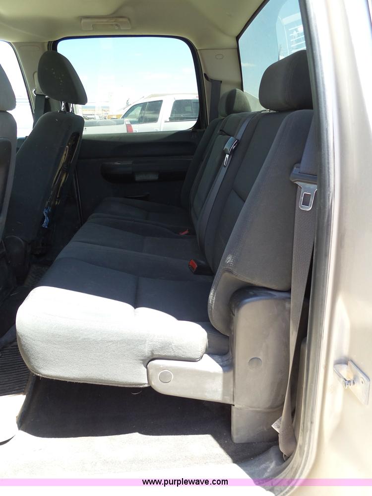 image for item BZ9173 2009 Chevrolet Silverado 2500HD Crew Cab pickup truck