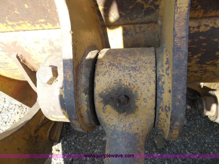 image for item J4878 1986 Caterpillar 963 LGP track loader