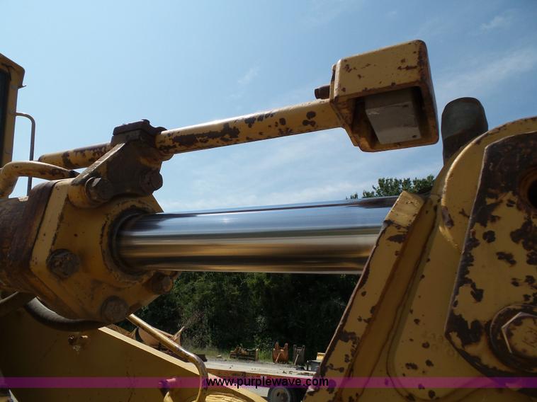 image for item J4878 1986 Caterpillar 963 LGP track loader