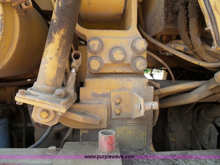 image for item J4878 1986 Caterpillar 963 LGP track loader