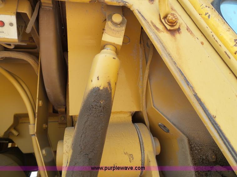 image for item J4878 1986 Caterpillar 963 LGP track loader
