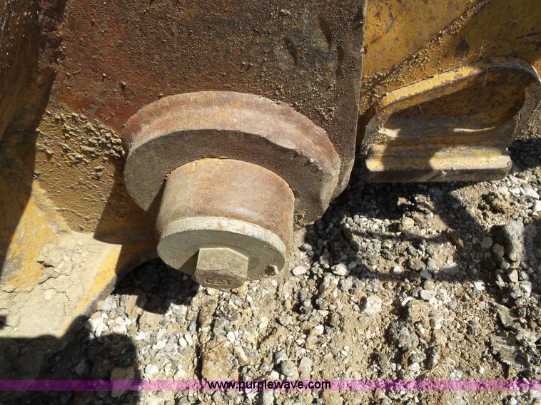 image for item J4878 1986 Caterpillar 963 LGP track loader