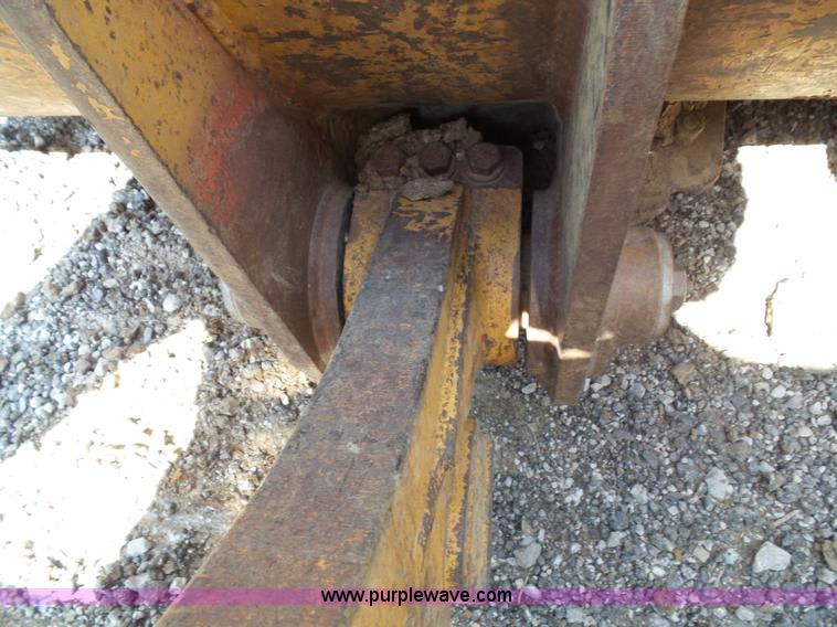 image for item J4878 1986 Caterpillar 963 LGP track loader