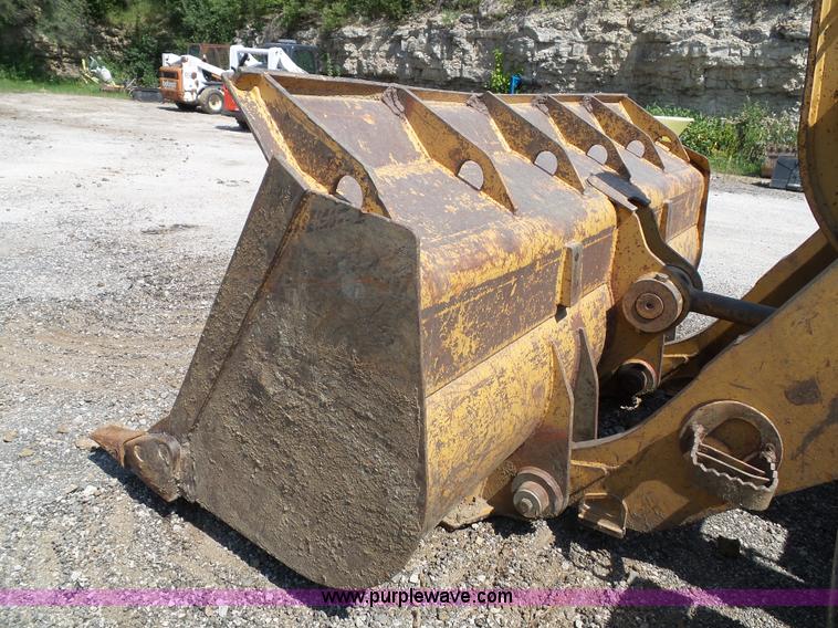 image for item J4878 1986 Caterpillar 963 LGP track loader