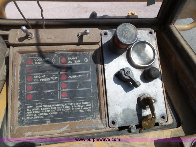 image for item J4878 1986 Caterpillar 963 LGP track loader