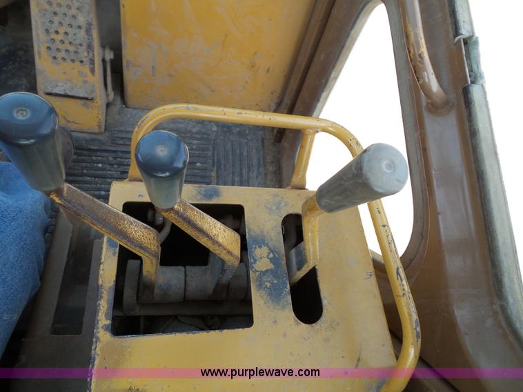 image for item J4878 1986 Caterpillar 963 LGP track loader