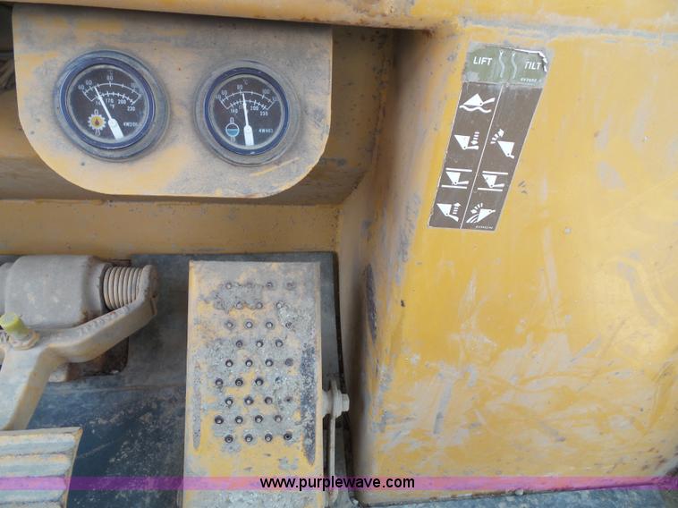 image for item J4878 1986 Caterpillar 963 LGP track loader