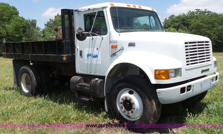 image for item J4911 2000 International 4700 dump truck