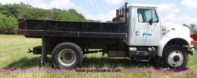 image for item J4911 2000 International 4700 dump truck