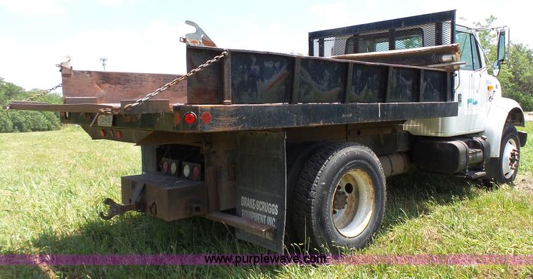 image for item J4911 2000 International 4700 dump truck