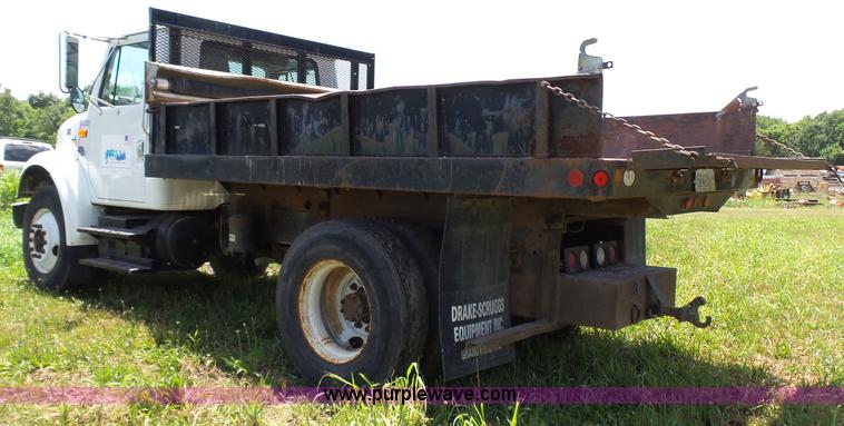 image for item J4911 2000 International 4700 dump truck