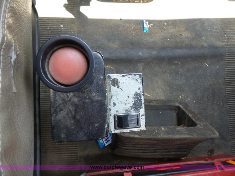 image for item J4911 2000 International 4700 dump truck