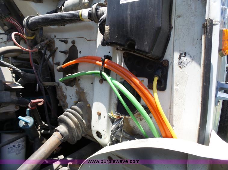 image for item J4911 2000 International 4700 dump truck