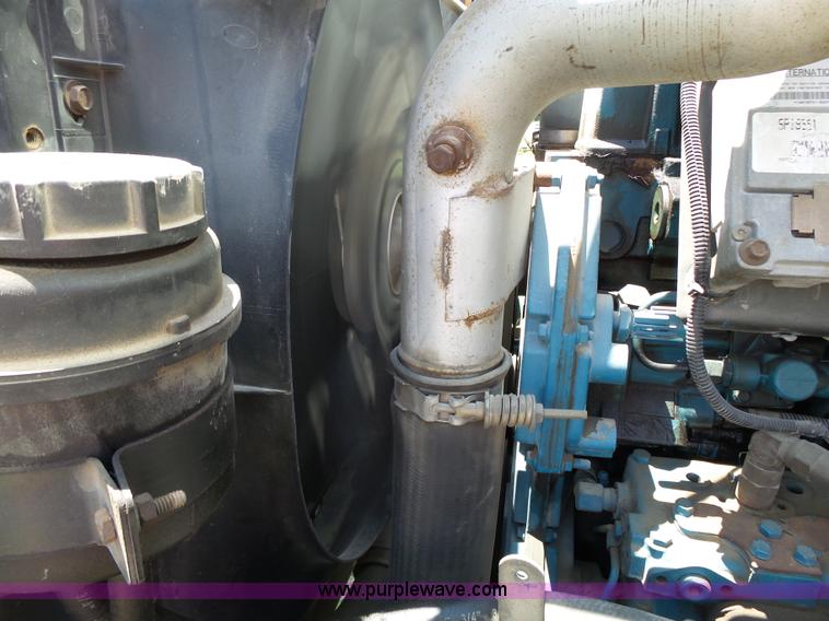 image for item J4911 2000 International 4700 dump truck