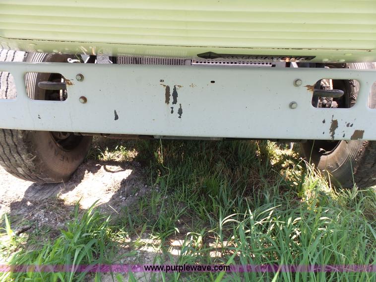 image for item J4911 2000 International 4700 dump truck