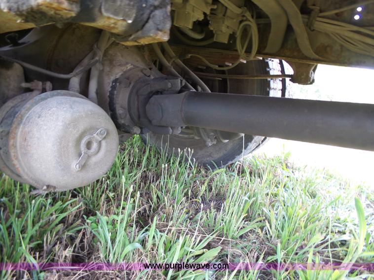 image for item J4911 2000 International 4700 dump truck