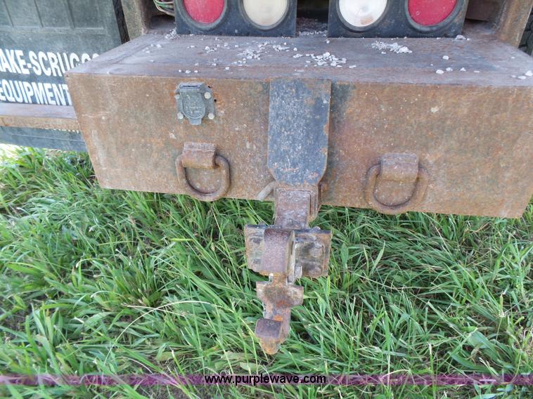 image for item J4911 2000 International 4700 dump truck