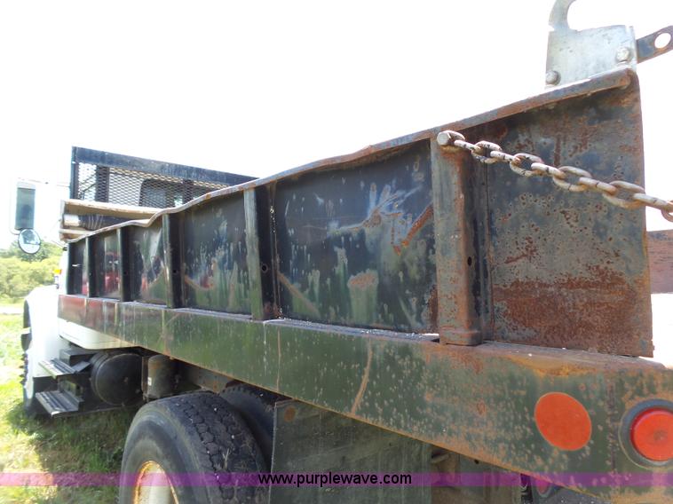 image for item J4911 2000 International 4700 dump truck