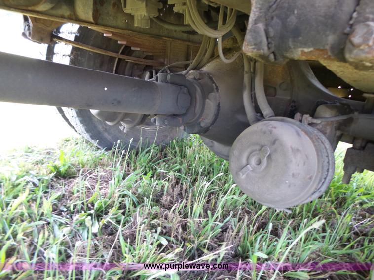 image for item J4911 2000 International 4700 dump truck