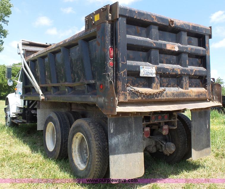 image for item J4915 2001 International F4900 dump truck