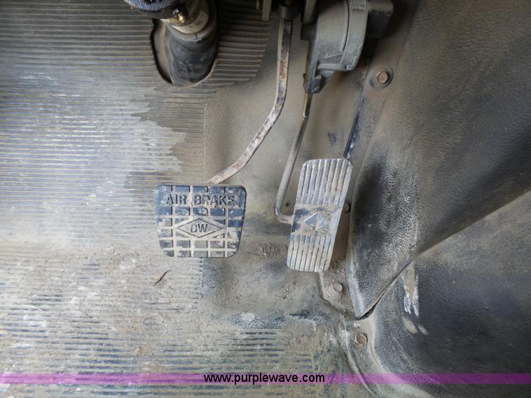 image for item J4915 2001 International F4900 dump truck