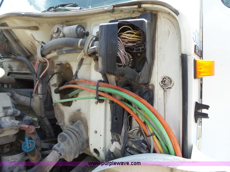 image for item J4915 2001 International F4900 dump truck