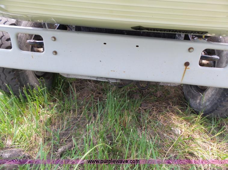 image for item J4915 2001 International F4900 dump truck