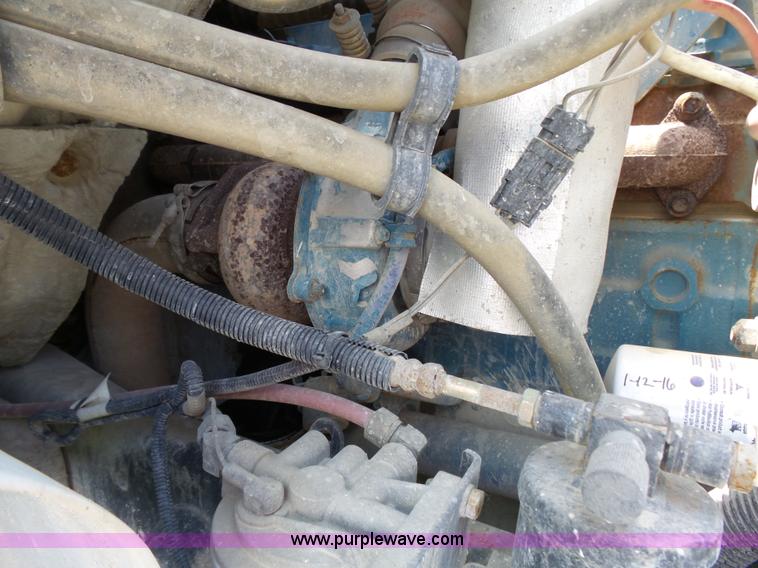 image for item J4915 2001 International F4900 dump truck