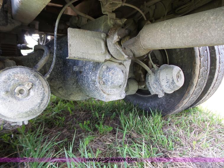 image for item J4915 2001 International F4900 dump truck