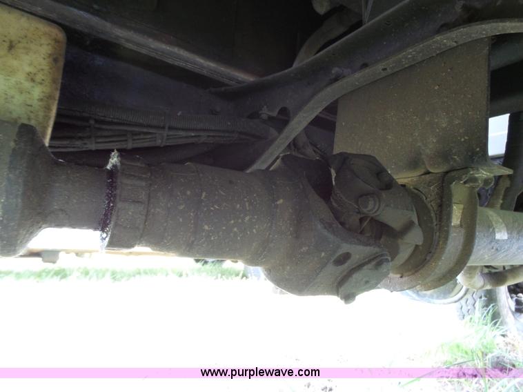 image for item J4915 2001 International F4900 dump truck